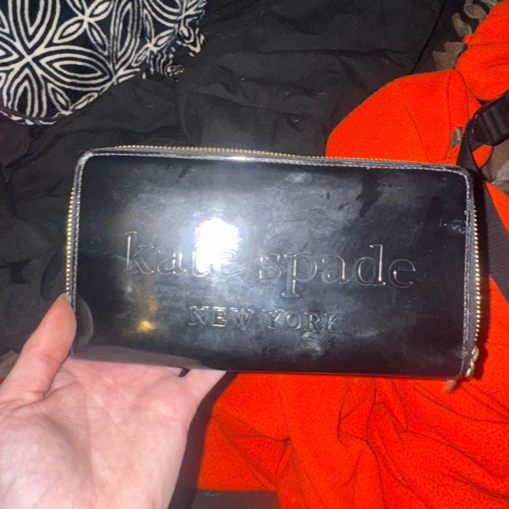 Kate Spade Glossy Black Zip Wallet